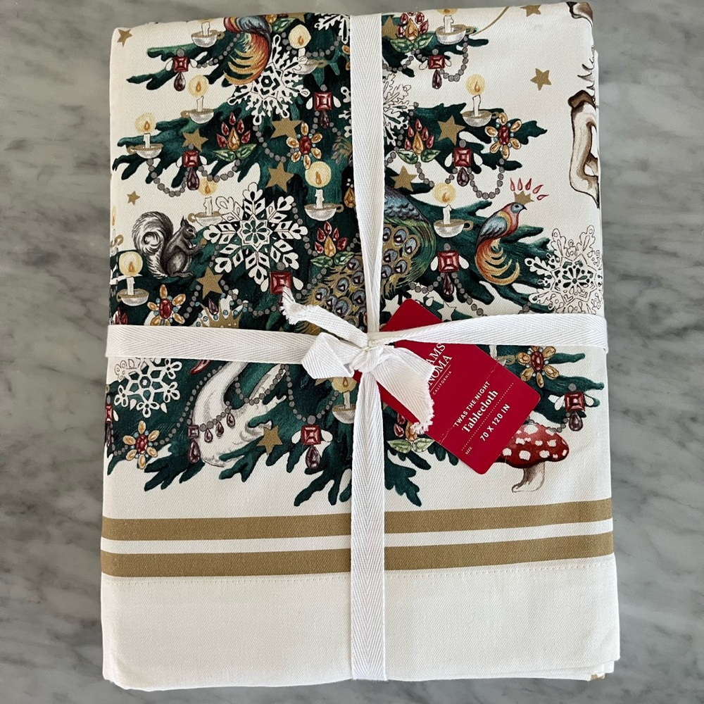 Williams Sonoma 70 x 120 Twas the Night Christmas Tablecloth - Green and Gold